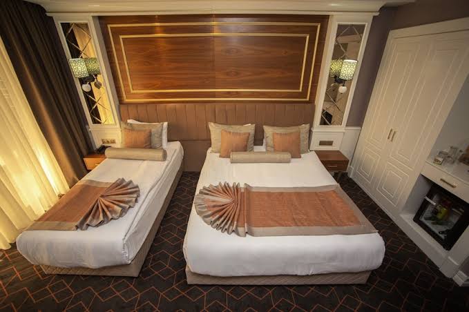 LAGUNA THERMAL RESORT YÜKSEK KIRMIZI